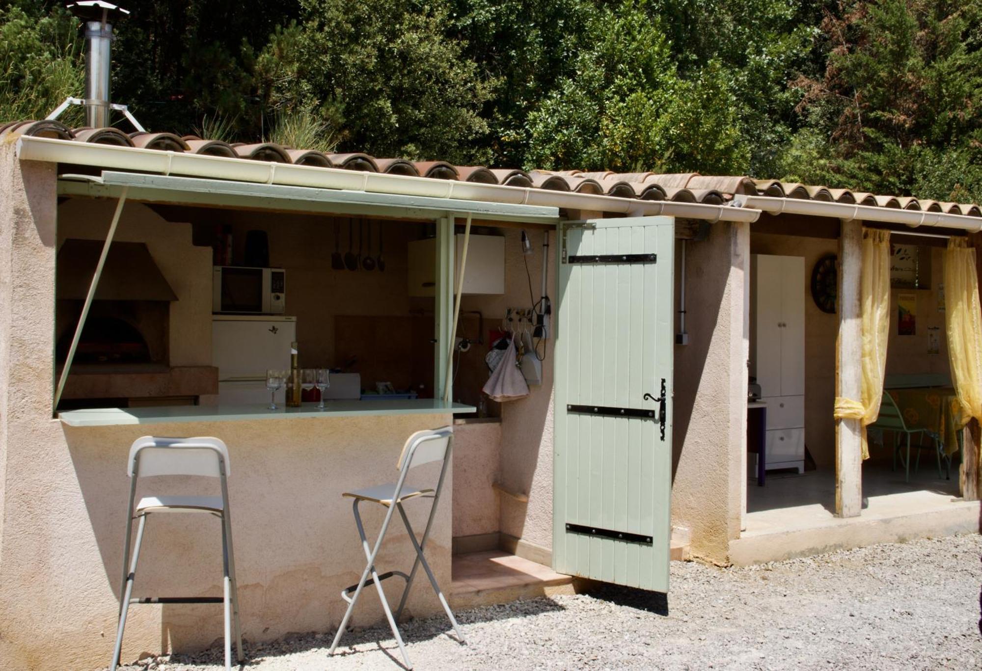 Bed and Breakfast La Bastide Des Roses Saint-Julien-d'Asse Exteriér fotografie