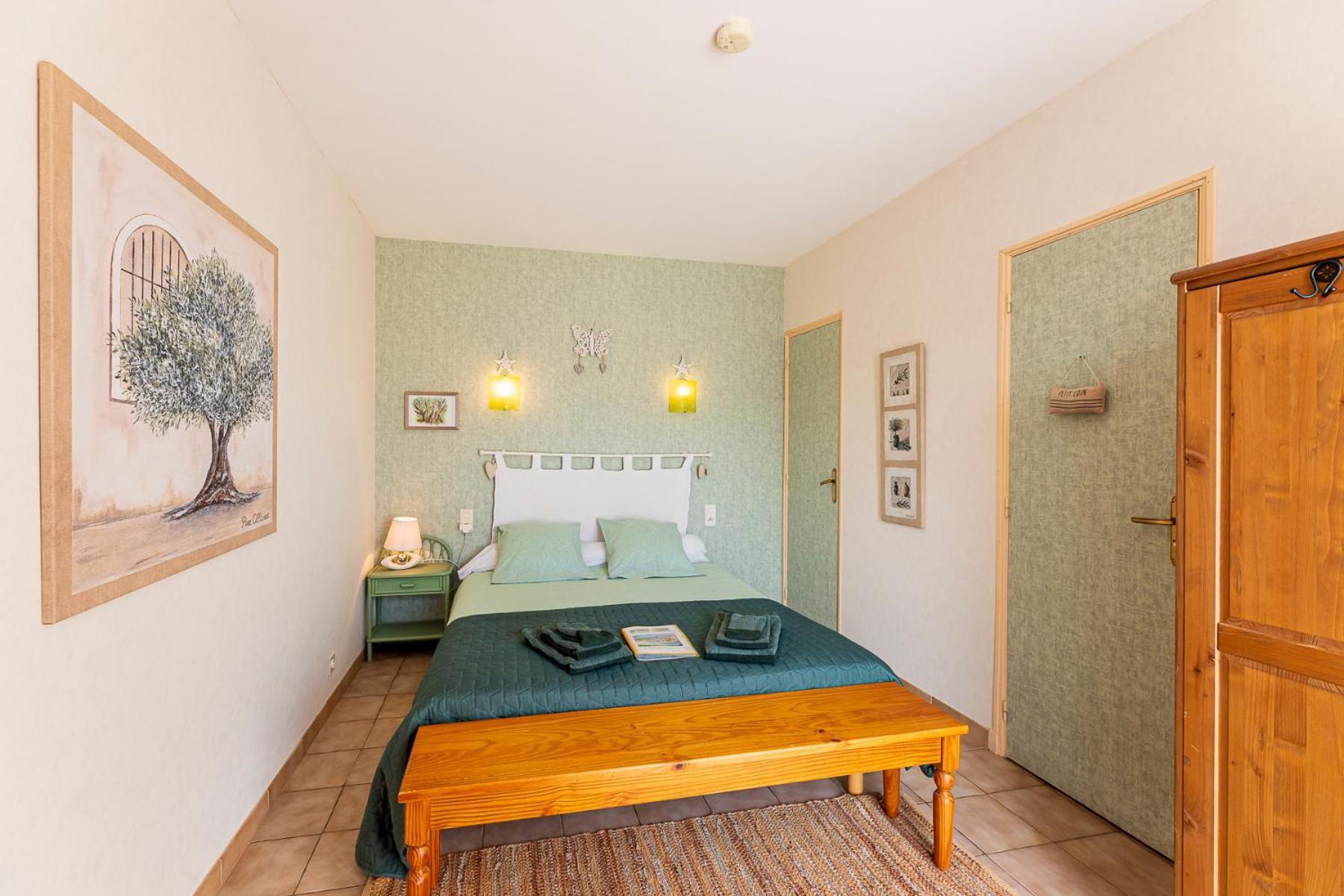 Bed and Breakfast La Bastide Des Roses Saint-Julien-d'Asse Exteriér fotografie